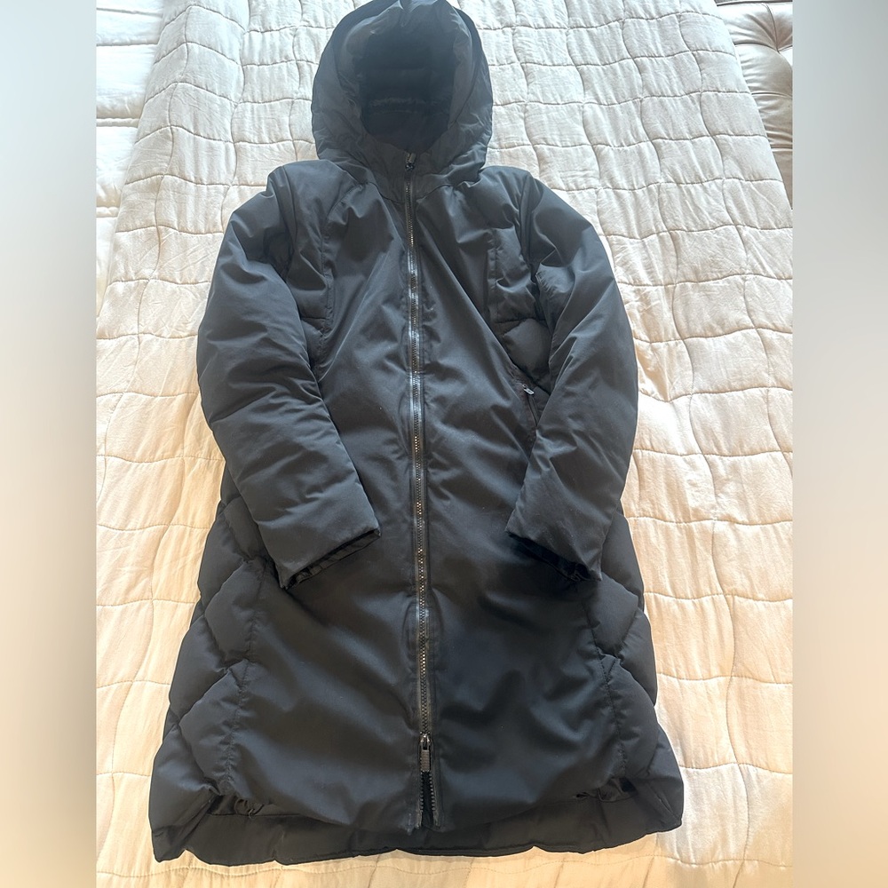 Lululemon puffer coat